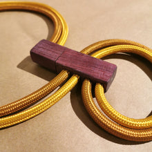 Carica l'immagine nel visualizzatore di Gallery, Collana girocollo (mobile) in cavo elettrico rivestito e legno