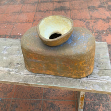Carica l'immagine nel visualizzatore di Gallery, vaso in carta pesta n 3 - pezzo unico