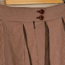 Carica l'immagine nel visualizzatore di Gallery, Gonna a pieghe a quadrettini bordeaux - Pezzo Unico