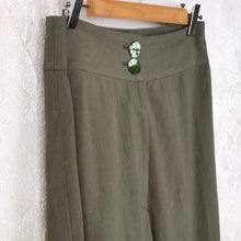 Carica l'immagine nel visualizzatore di Gallery, Pantalone con bottoni in cotone lavato - Pezzo Unico