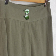Carica l&#39;immagine nel visualizzatore di Gallery, Pantalone con bottoni in cotone lavato - Pezzo Unico
