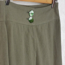 Carica l'immagine nel visualizzatore di Gallery, Pantalone con bottoni in cotone lavato - Pezzo Unico