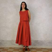 Carica l'immagine nel visualizzatore di Gallery, Gonna a pieghe color geranio - Pezzo Unico