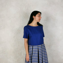 Carica l'immagine nel visualizzatore di Gallery, Camicia scollata sulla schiena lino cobalto - Pezzo Unico