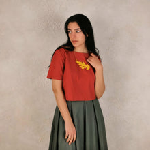 Carica l'immagine nel visualizzatore di Gallery, Camicia scollata sulla schiena color geranio - Pezzo Unico