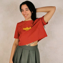 Carica l'immagine nel visualizzatore di Gallery, Camicia scollata sulla schiena color geranio - Pezzo Unico