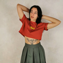 Carica l'immagine nel visualizzatore di Gallery, Camicia scollata sulla schiena color geranio - Pezzo Unico
