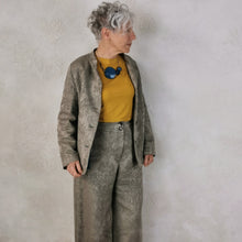 Carica l'immagine nel visualizzatore di Gallery, Pantalone con bottoni in cotone damascato- Pezzo Unico