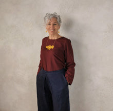 Carica l'immagine nel visualizzatore di Gallery, Camicia dritta color barolo- Pezzo Unico