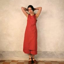 Carica l'immagine nel visualizzatore di Gallery, Abito scamiciato legato dietro color geranio - pezzo unico