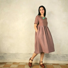 Carica l'immagine nel visualizzatore di Gallery, Abito color malva scollato sulla schiena - pezzo unico
