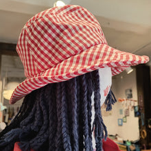 Carica l'immagine nel visualizzatore di Gallery, Cappello in tessuto a quadretti, modello a falda larga - Pezzo unico