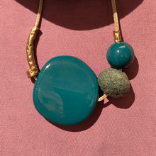 Carica l'immagine nel visualizzatore di Gallery, Collana girocollo Ecofriendly con elementi in ottone