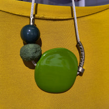 Carica l'immagine nel visualizzatore di Gallery, Collana girocollo Ecofriendly con elementi in ottone