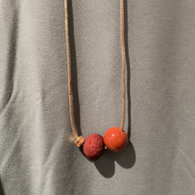 Carica l'immagine nel visualizzatore di Gallery, Collana Ecofriendly con due sfere