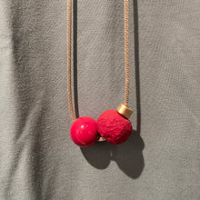 Carica l'immagine nel visualizzatore di Gallery, Collana Ecofriendly con due sfere