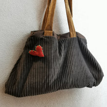 Carica l'immagine nel visualizzatore di Gallery, Borsa a trapezio - Pezzo unico