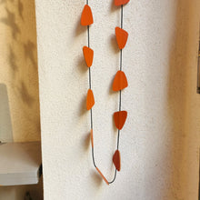 Carica l'immagine nel visualizzatore di Gallery, Collana in pelle con forme a trapezio