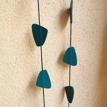 Carica l'immagine nel visualizzatore di Gallery, Collana in pelle con forme a trapezio