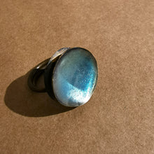 Carica l'immagine nel visualizzatore di Gallery, Anello in ottone smaltato a scodellina