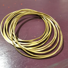 Carica l'immagine nel visualizzatore di Gallery, Bracciale cerchio in ottone - Pezzo unico
