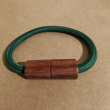 Carica l'immagine nel visualizzatore di Gallery, Bracciale Ecofriendly (1 cavo) in cavo elettrico rivestito e legno