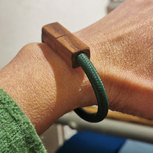 Carica l'immagine nel visualizzatore di Gallery, Bracciale Ecofriendly (1 cavo) in cavo elettrico rivestito e legno