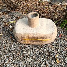 Carica l'immagine nel visualizzatore di Gallery, vaso in carta pesta n 1 - pezzo unico