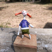 Carica l'immagine nel visualizzatore di Gallery, statuetta in carta pesta -pezzo unico