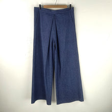Carica l'immagine nel visualizzatore di Gallery, Pantalone largo con piega in jeans
