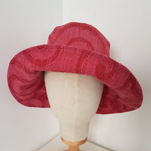 Carica l'immagine nel visualizzatore di Gallery, Cappello in tessuto modello a falda larga, più varianti - Pezzo unico