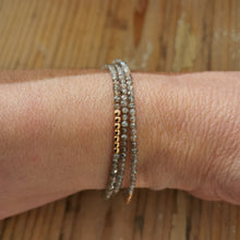 Carica l'immagine nel visualizzatore di Gallery, Bracciale in labradorite e argento rosato - Pezzo unico