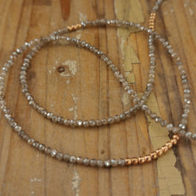 Carica l'immagine nel visualizzatore di Gallery, Bracciale in labradorite e argento rosato - Pezzo unico