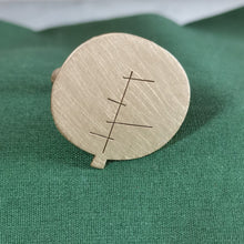 Carica l'immagine nel visualizzatore di Gallery, Anello albero grande, in ottone