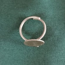 Carica l'immagine nel visualizzatore di Gallery, Anello albero piccolo in ottone