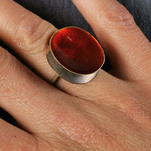 Carica l'immagine nel visualizzatore di Gallery, Anello in ottone smaltato a scodellina