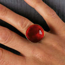 Carica l'immagine nel visualizzatore di Gallery, Anello in ottone smaltato a scodellina