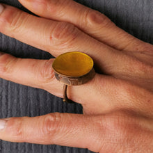 Carica l'immagine nel visualizzatore di Gallery, Anello in ottone smaltato a scodellina