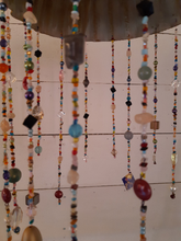 Carica l'immagine nel visualizzatore di Gallery, Lampada Ecofriendly da stampo per dolce e perline di vetro - Pezzo Unico