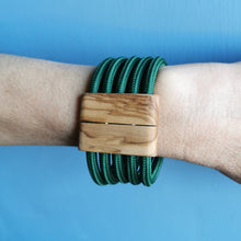 Carica l'immagine nel visualizzatore di Gallery, Bracciale Ecofriendly (5 cavi) in cavo elettrico rivestito e legno