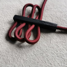 Carica l'immagine nel visualizzatore di Gallery, Collana girocollo Onde in cavi elettrici rivestiti e legno