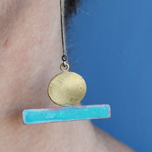 Carica l'immagine nel visualizzatore di Gallery, Orecchino minimal in argento, rame e ottone, varie forme - Pezzo unico