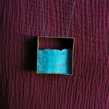 Carica l'immagine nel visualizzatore di Gallery, Collana in rame con pendente quadrato - Pezzo Unico