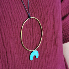 Carica l'immagine nel visualizzatore di Gallery, Collana con pendente con elemento ossidato - Pezzo Unico