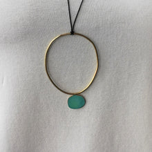 Carica l'immagine nel visualizzatore di Gallery, Collana con pendente con elemento ossidato - Pezzo Unico