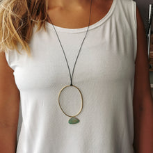 Carica l'immagine nel visualizzatore di Gallery, Collana con pendente con elemento ossidato - Pezzo Unico