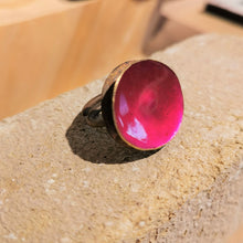 Carica l'immagine nel visualizzatore di Gallery, Anello in ottone smaltato a scodellina