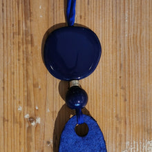 Carica l'immagine nel visualizzatore di Gallery, Collana lunga Ecofriendly in carta e resina