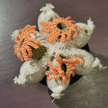 Carica l'immagine nel visualizzatore di Gallery, cactus di stoffa - pezzo unico