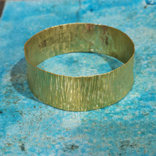 Carica l'immagine nel visualizzatore di Gallery, Bracciale di ottone serie texture - Pezzo unico